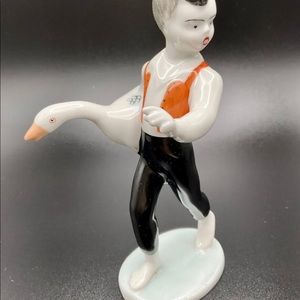Vintage Hungarian HOLLOHAZA KEZZEL FESTETT Figurine Of Boy With Goose